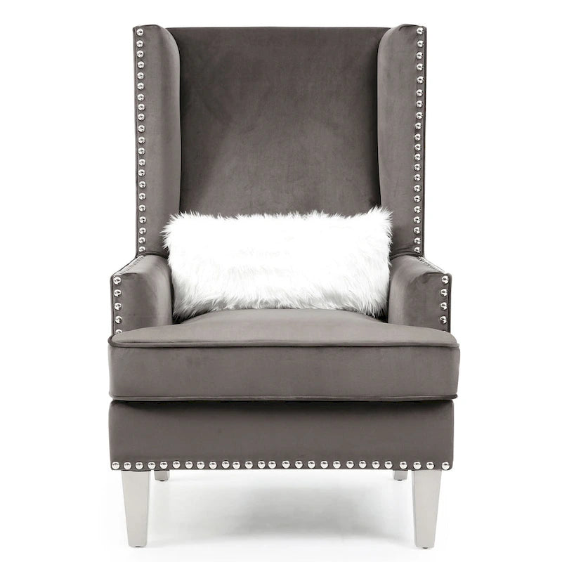 Poltrona decorativa in velluto con schienale alto e borchie