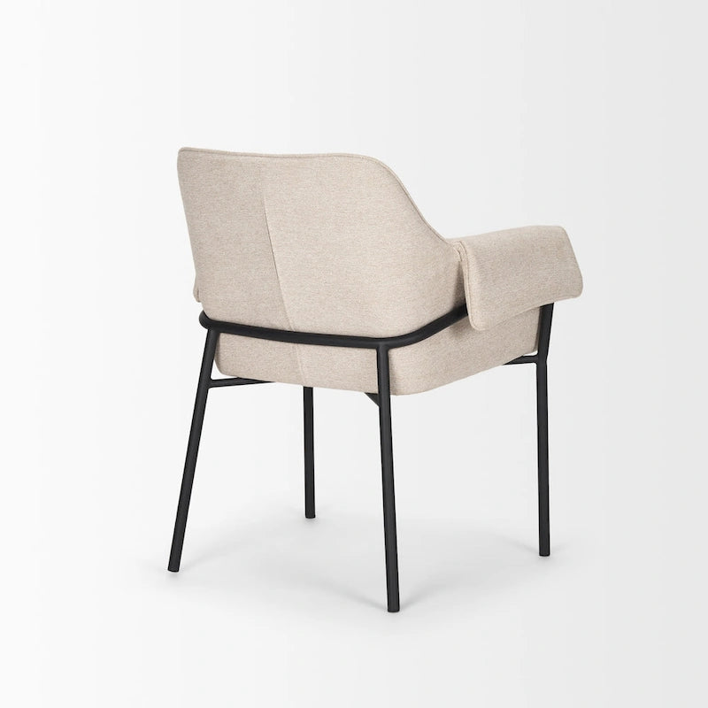 Chaise de salle à manger en bouclé crème avec structure en métal noir mat