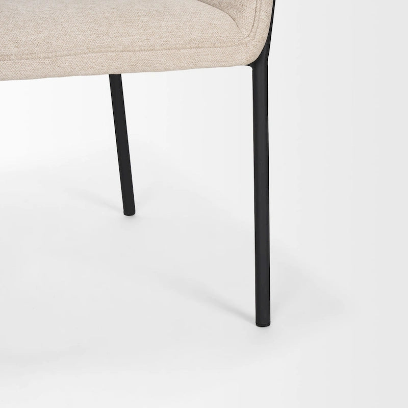 Chaise de salle à manger en bouclé crème avec structure en métal noir mat