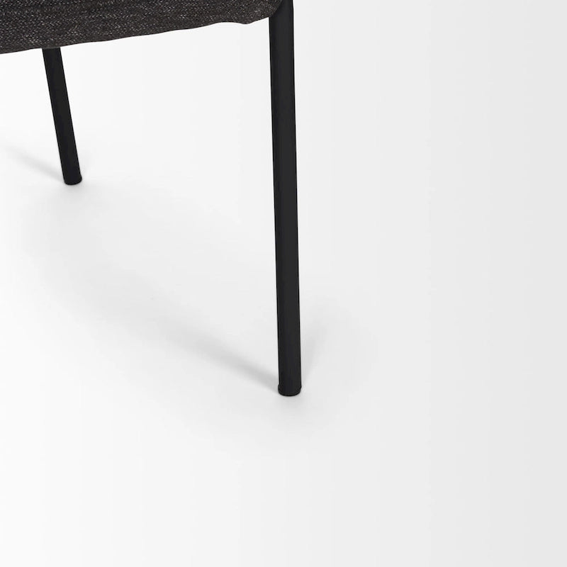 Chaise de salle à manger en bouclé crème avec structure en métal noir mat