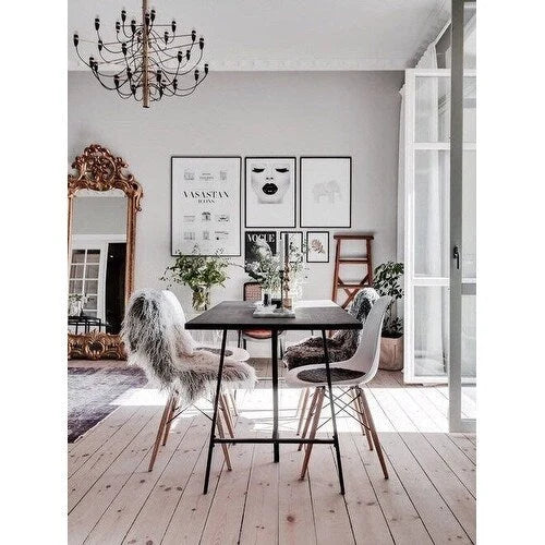 Lot de 2 chaises de salle à manger modernes du milieu du siècle, siège coque en plastique sans accoudoirs et piètement Eiffel en bois naturel, rouge