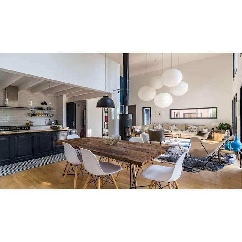 Lot de 2 chaises de salle à manger modernes du milieu du siècle, siège coque en plastique sans accoudoirs et piètement Eiffel en bois naturel, rouge