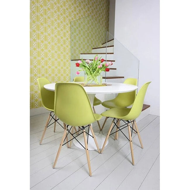 Lot de 2 chaises de salle à manger modernes du milieu du siècle, siège coque en plastique sans accoudoirs et piètement Eiffel en bois naturel, rouge