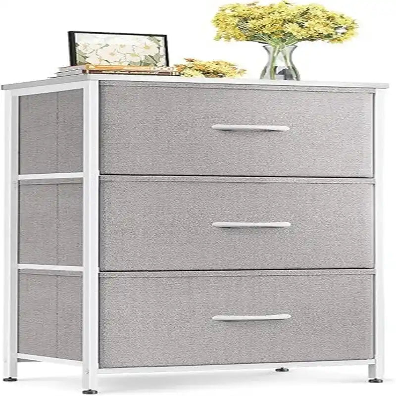 Kleine Kommode für das Schlafzimmer als Nachttisch