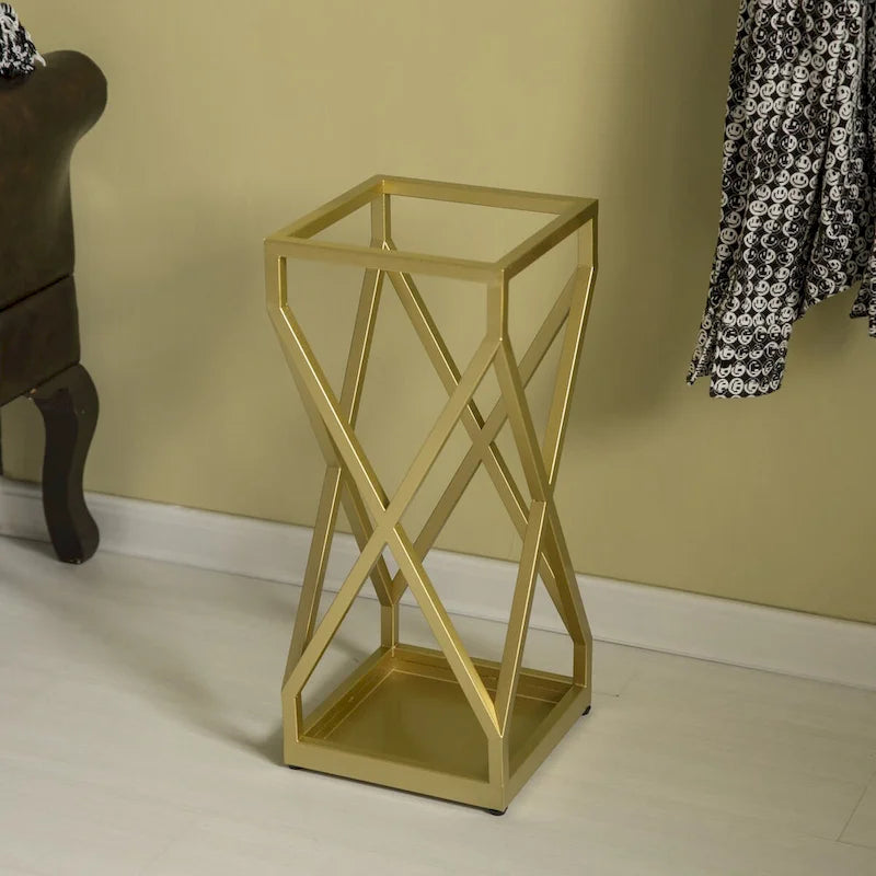 Dekorativer goldener quadratischer Schirmständer mit X-Design für drinnen und draußen