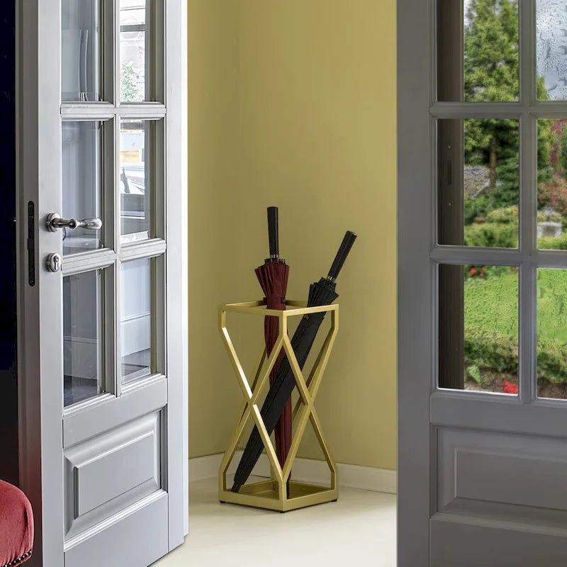 Dekorativer goldener quadratischer Schirmständer mit X-Design für drinnen und draußen